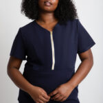 Serene zip down top 2 pockets